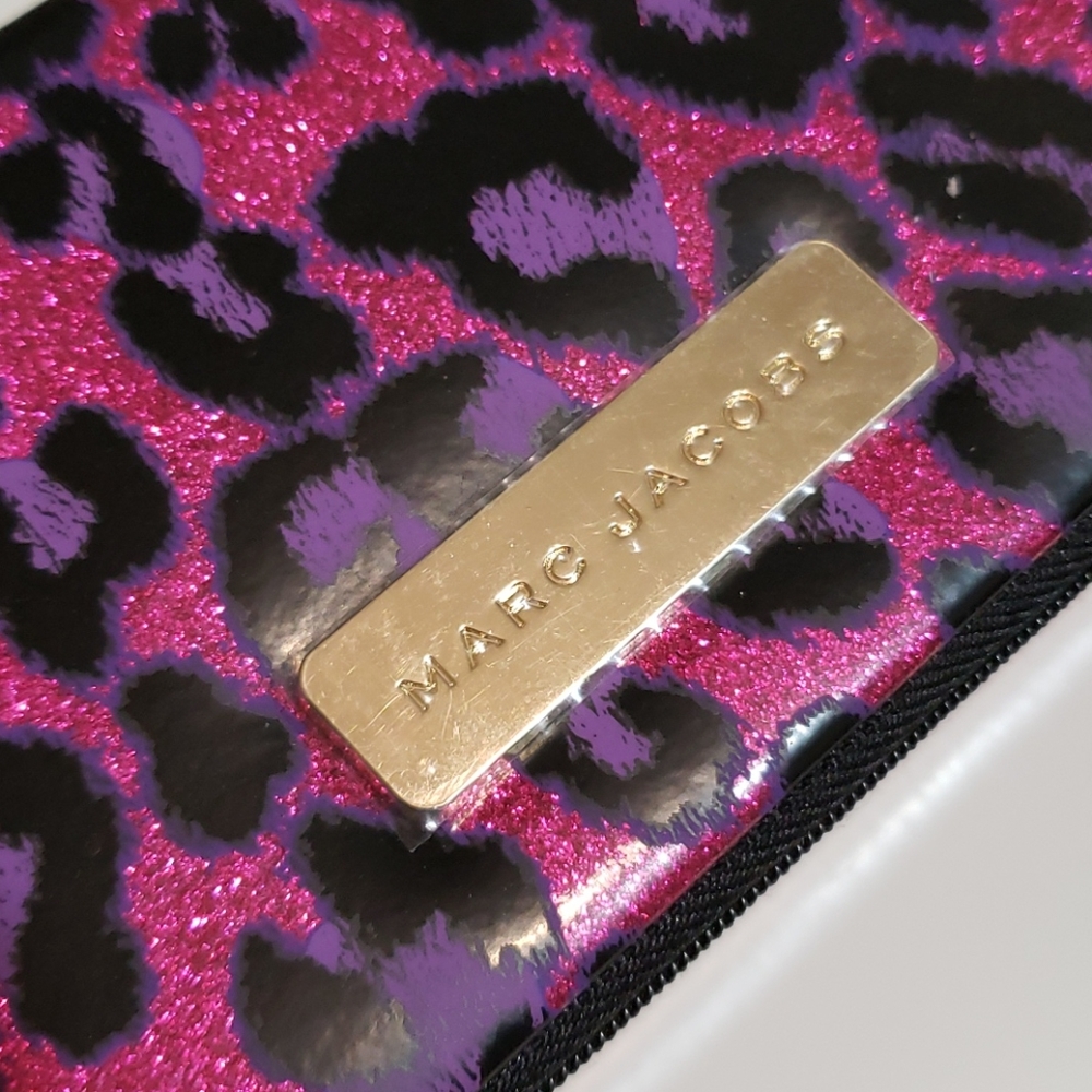 NWOT* Marc Jacobs Cosmetic Case - Picture 2 of 16